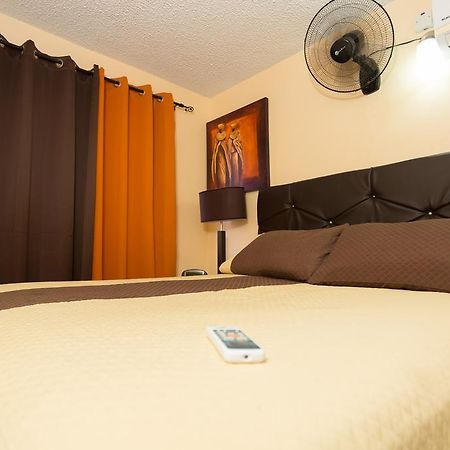 Cozy Accommodations Kingston Ngoại thất bức ảnh