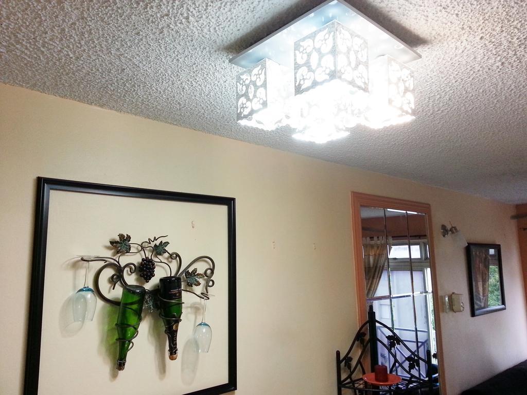 Cozy Accommodations Kingston Ngoại thất bức ảnh