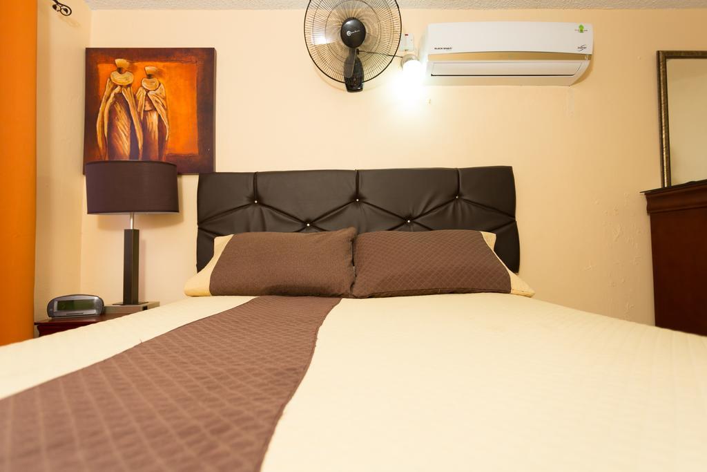 Cozy Accommodations Kingston Ngoại thất bức ảnh