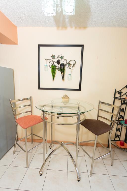 Cozy Accommodations Kingston Ngoại thất bức ảnh